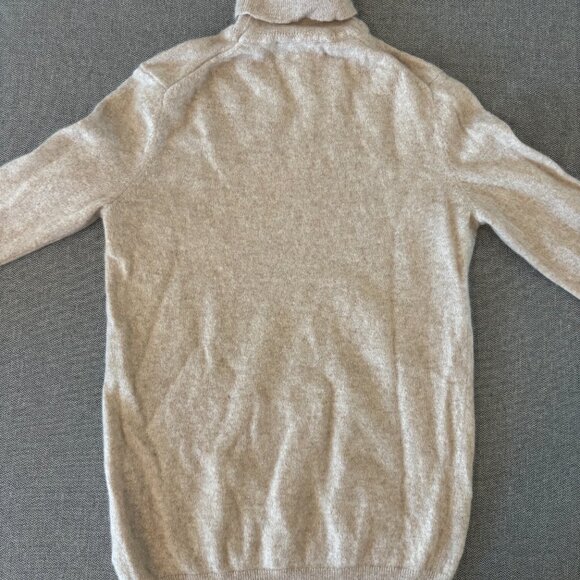 Hudson’s Bay Company 100% Cashmere Turtleneck Sweater – Size M (NWOT) - Picture 6 of 8